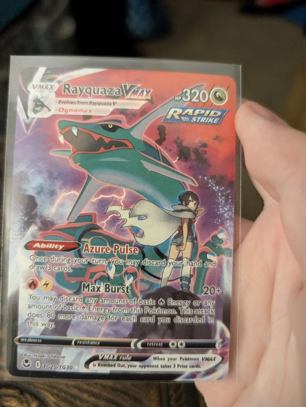 Rayquaza VMAX Rapid Strike Pokémon Card #TG20/TG30 - Pink/Green Holographic